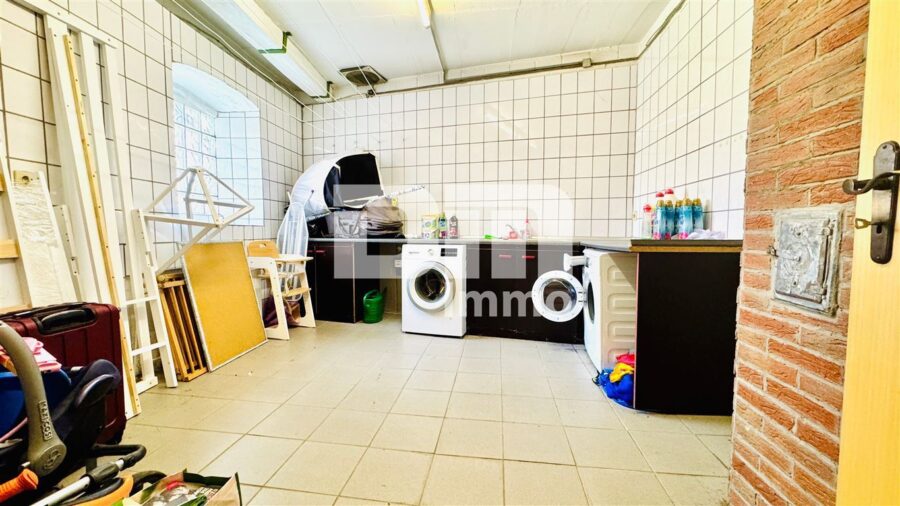 Spannendes Immobilienpaket: 2 Wohnhäuser BJ 1984 + BJ 1900 in idyllischer Lage / OT Arenborn - Waschküche Keller im EG